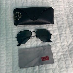 all black ray-ban aviators